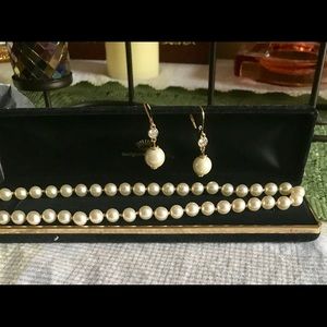 Vintage pearl earring and necklace set/estate sale